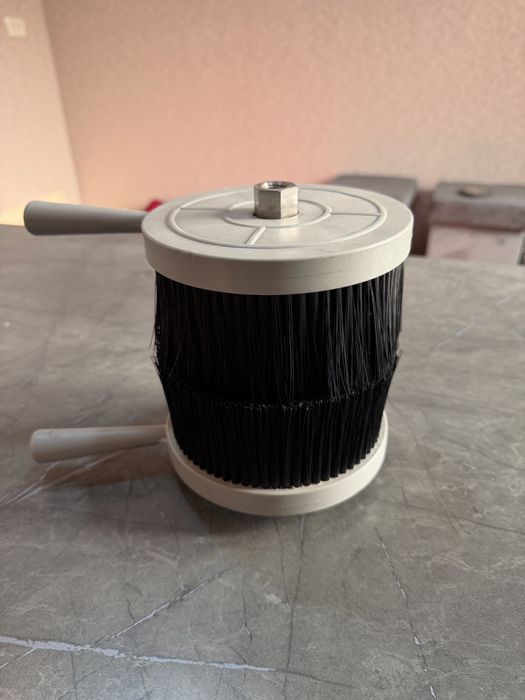 Шетка для чиски мебел