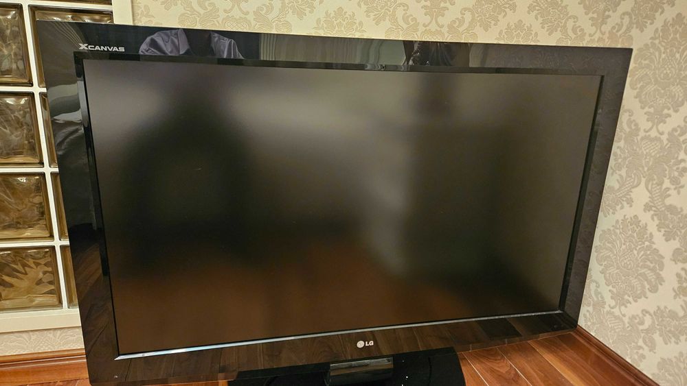 Телевизор LG (160 cm диагональ)