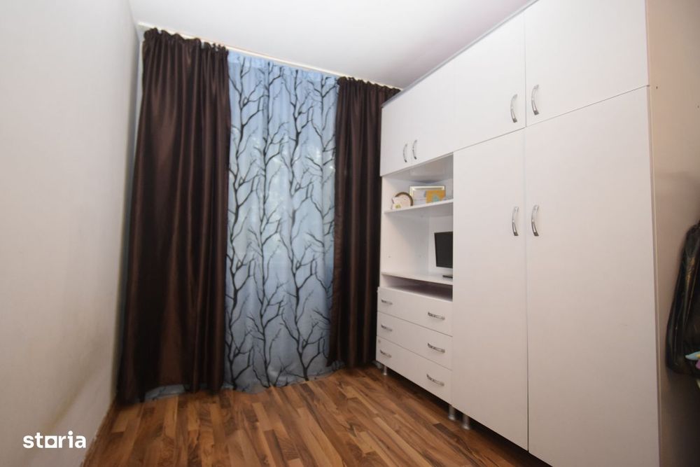 Apartament 4 camere, balcon, Rovine, Craiova
