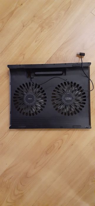 Охлаждающая подставка для ноутбука