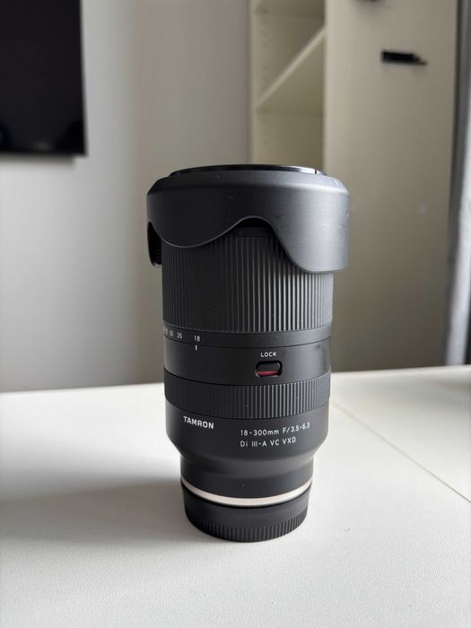 Tamron 18-300mm Obiectiv Foto Mirrorless F3.5-6.3 Di III-A VC VXD Montura Sony E! Impecabil!