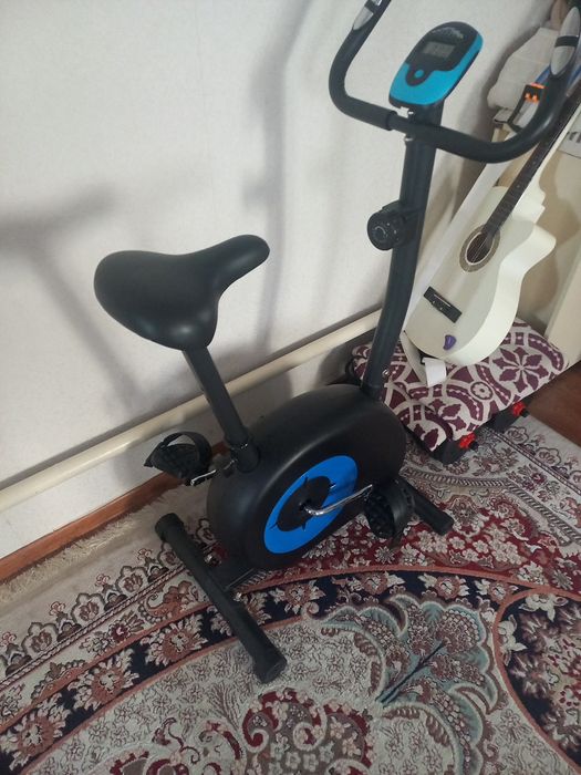 Домашний велотренажёр с датчиком для пульса