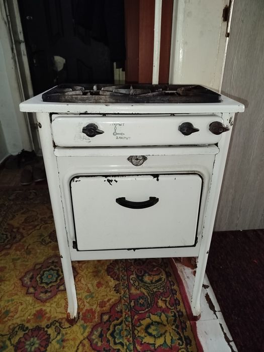 Газовая плита 2 конфорок и духовка ссср