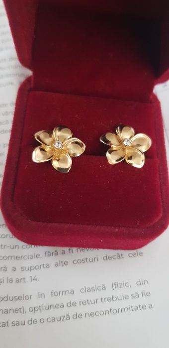 Cercei din aur de 14k floare