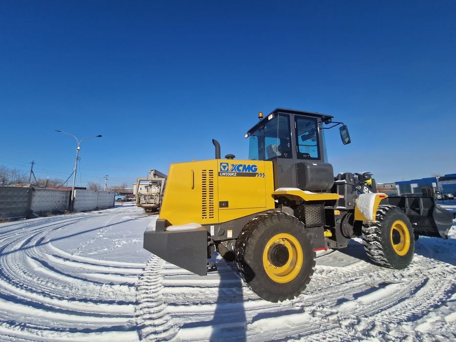 Услуги погрузчика LWKZ330.