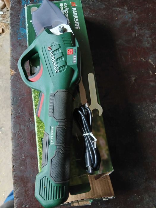 Нова ножица за рязане на клони Парксайд