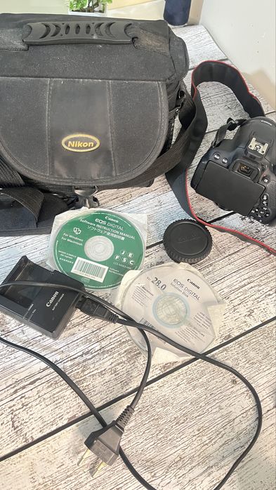 Фотоаппарат Canon EOS700D