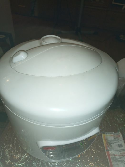 Продам мультиварку KELLI. В хорошем состоянии.
