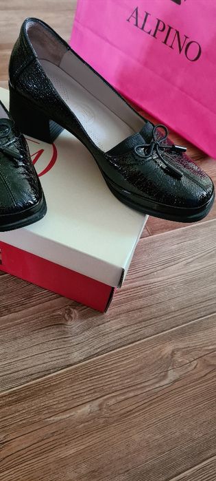 Продам туфли новые !