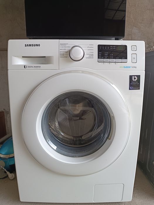 Kir moshina sotiladi