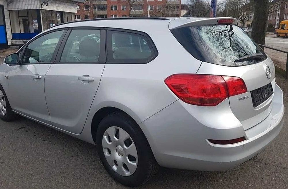 Opel Astra J 1.7cdti 110к.с. 2014 kombi се продава на части