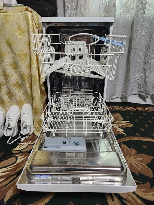 Продам посудомоечную машину
