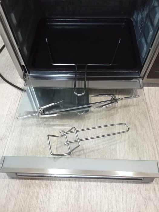 Продам духовку с грилем