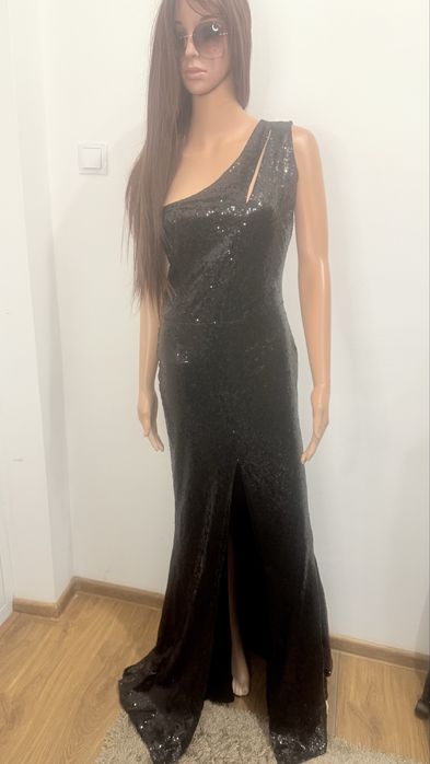 Черна дълга рокля от пайети