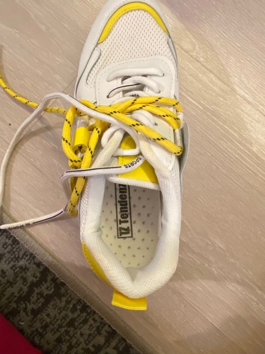 Чисто нови обувки / маратонки Tendenz, 38 номер