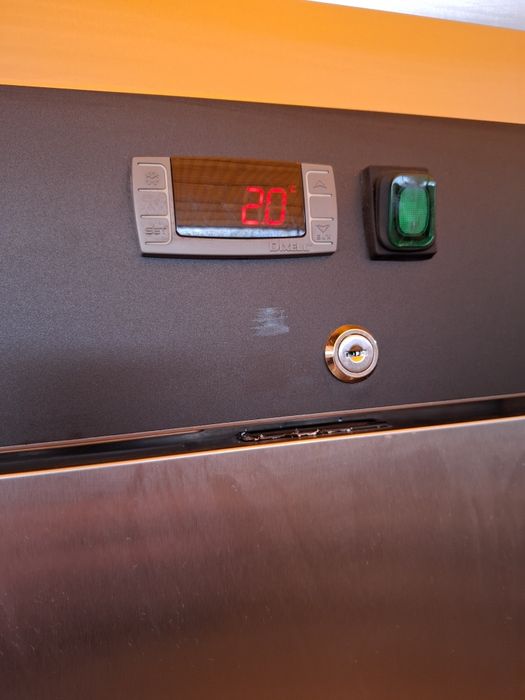 Frigider inox profesional