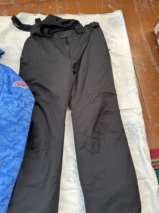 Костюм горнолыжный