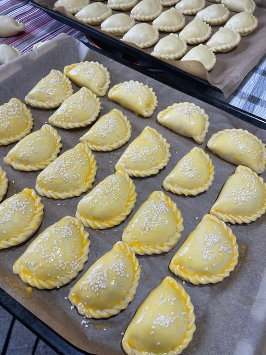 Пирожный,самса,бауырсак