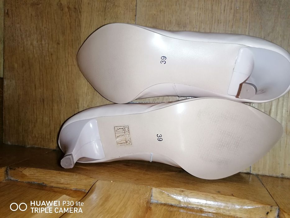 Pantofi stiletto