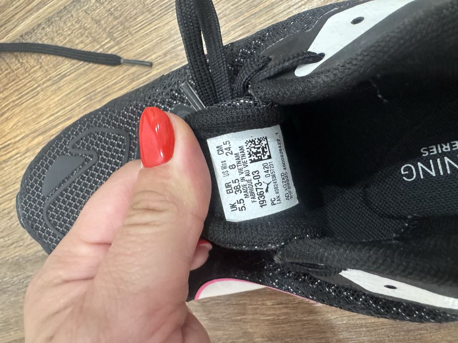 Продам кроссовки оригинал