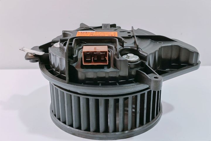 Ventilator  Habitaclu  8E1820021E Audi A4 B6 seria