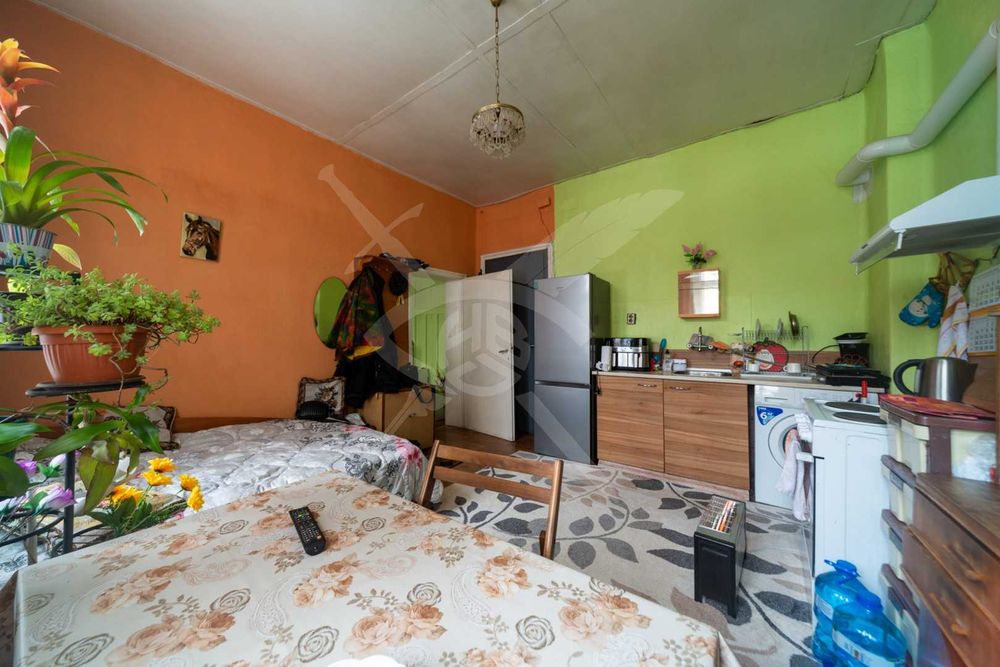 Продава се Етаж от къща в София, Център - 75 кв.м за 1374 €/кв.м - Снимка #1