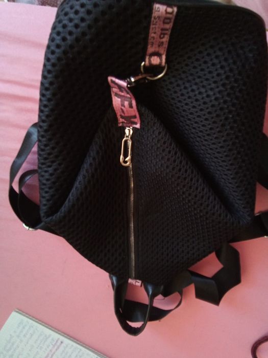 Дамски чанти различни големини модели цветове