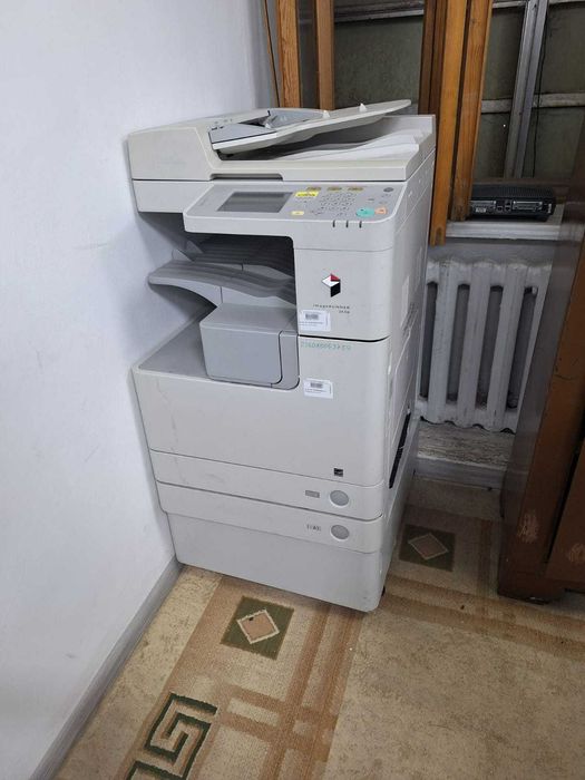 Стол, Сейф, Колонки, МФУ, Мониторы