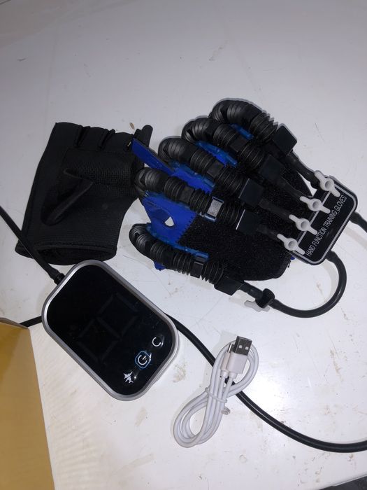 Перчатка для реабилитации руки