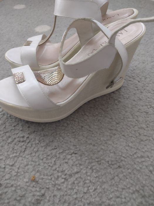 Дамски сандали естествена кожа