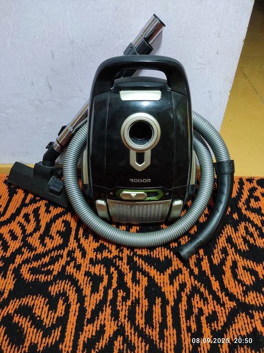 Пылесос  ,, ройсон ,,
