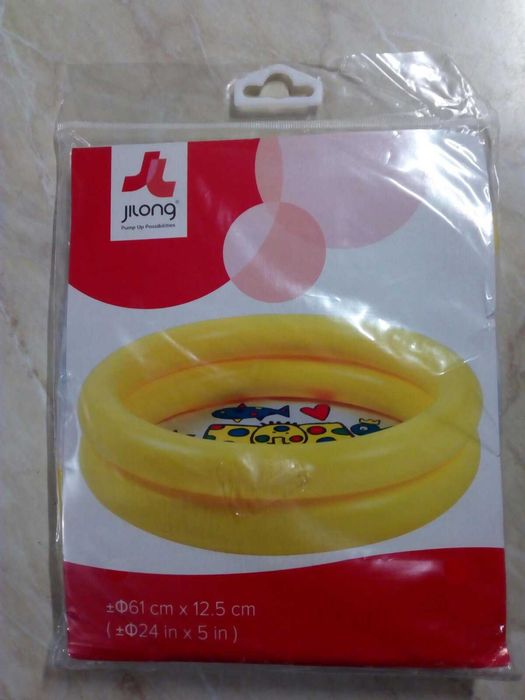 Нови надуваеми басейни,топка Фламинго,пояси Риба,плувки,очила.