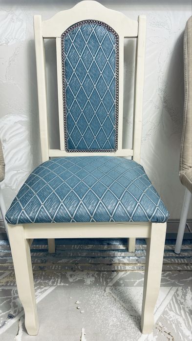 Продаёться стулья в хорошем состояний