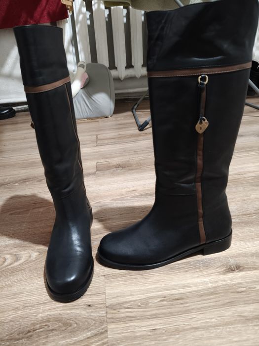 Срочно продам весенние осенние сапоги