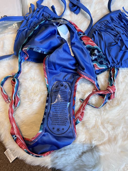 Costum de baie nou albastru rosu cu franjuri ambalat original