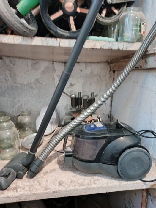 Срочно продам Пылесос надо  в ремонт