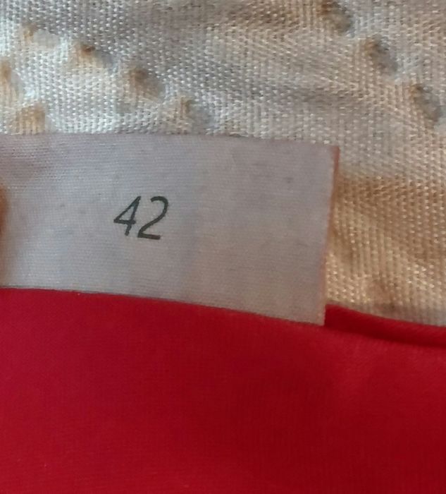 Сатенена нощница