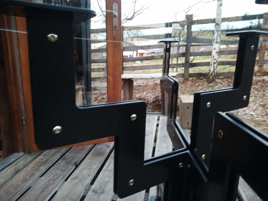 Blat de sticla pentru masa sau expozitie