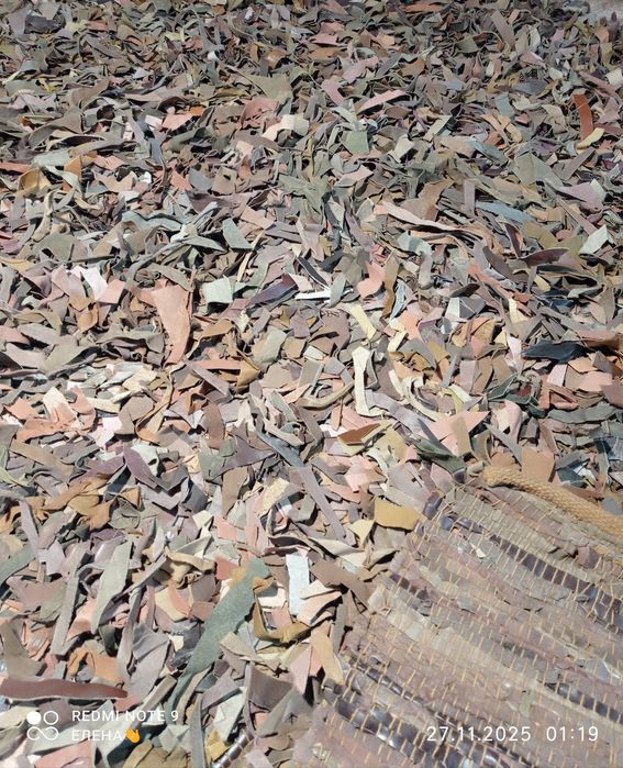 Ковёр из кусков кожи