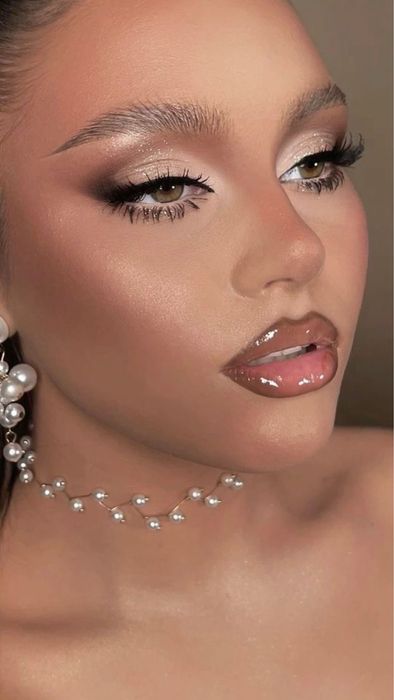 Макияж и прическа