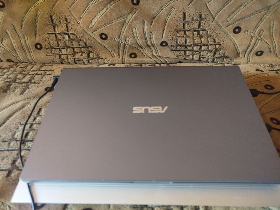 Продам ноутбук ASUS X515f. Core i3-10110U .
