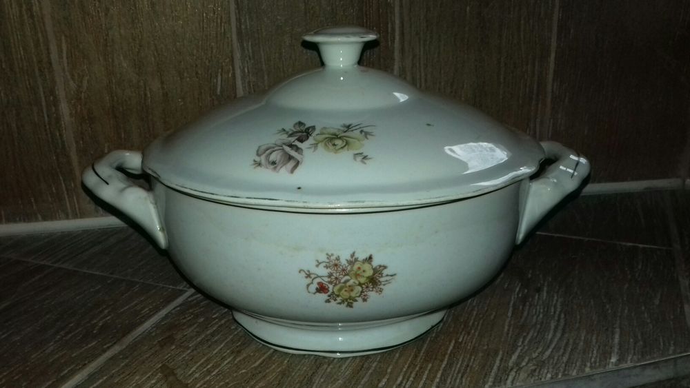 Bol supa si sosiera  portelan