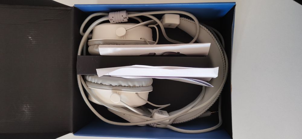 Продаются наушники fifine H6 + коврик бесплатно