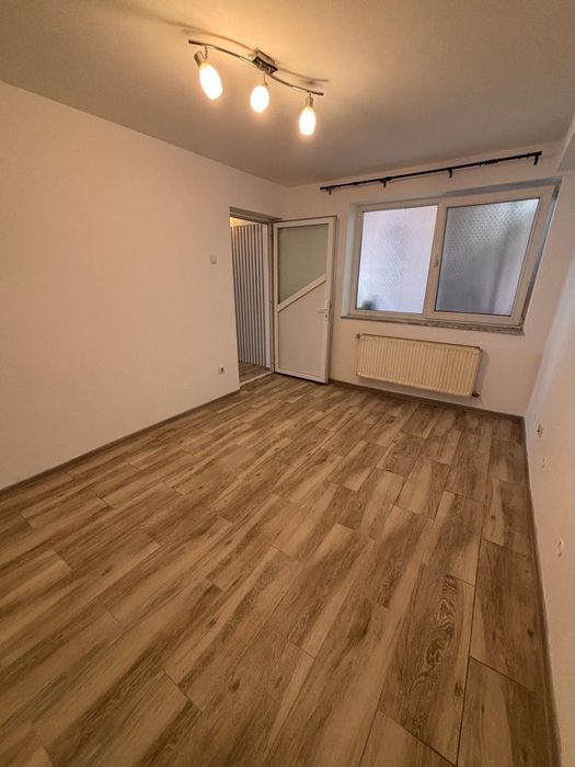 Spatiu comercial / birou