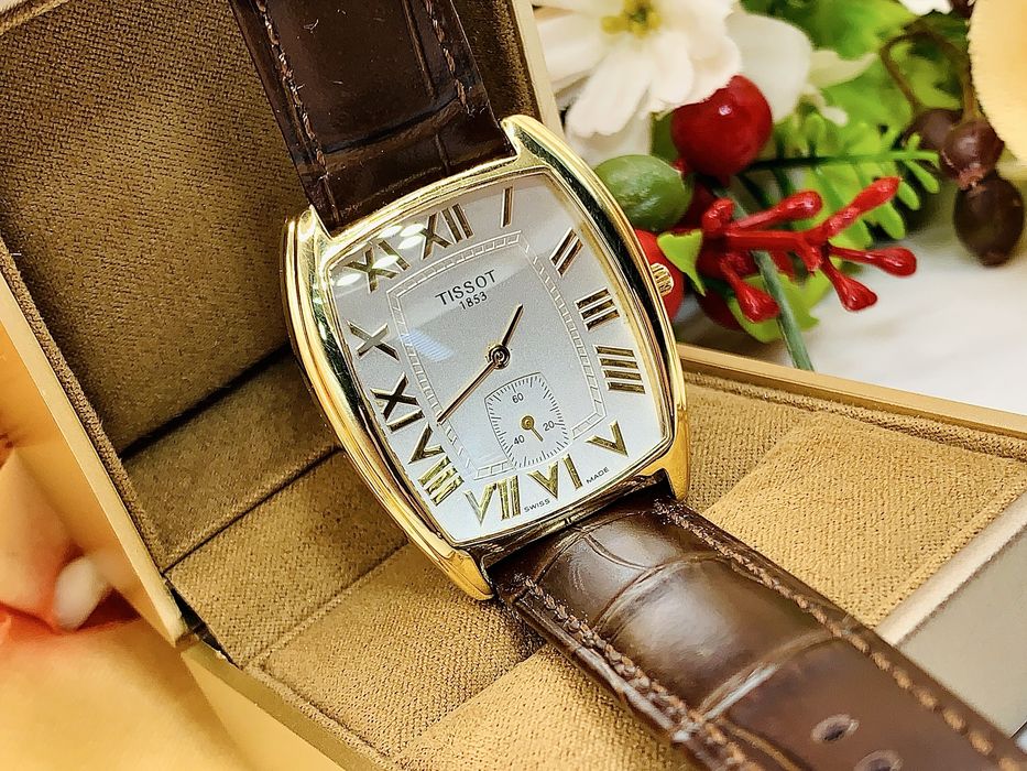 Фирменные Швейцарские заводские золотые часы Tissot