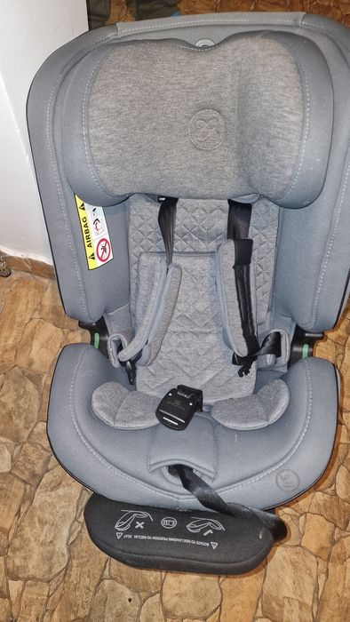 Vând scaun auto rotativ 360 Silver Cross Motion All Size Space
Scaunu