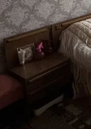 Две тумбочки прикроватные