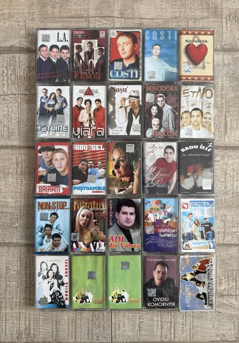 50 de casete audio cu muzica romaneasca