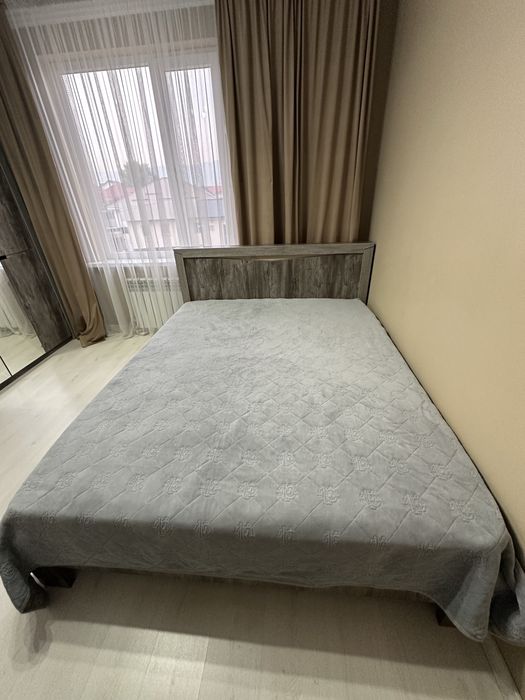 Продам спальный гарнитур