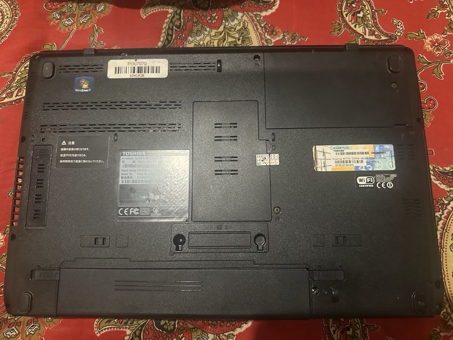 Ноутбук продается тошиба